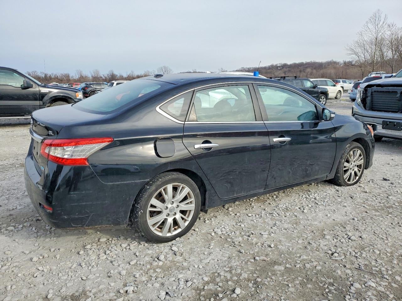 2013 NISSAN SENTRA S photo 3