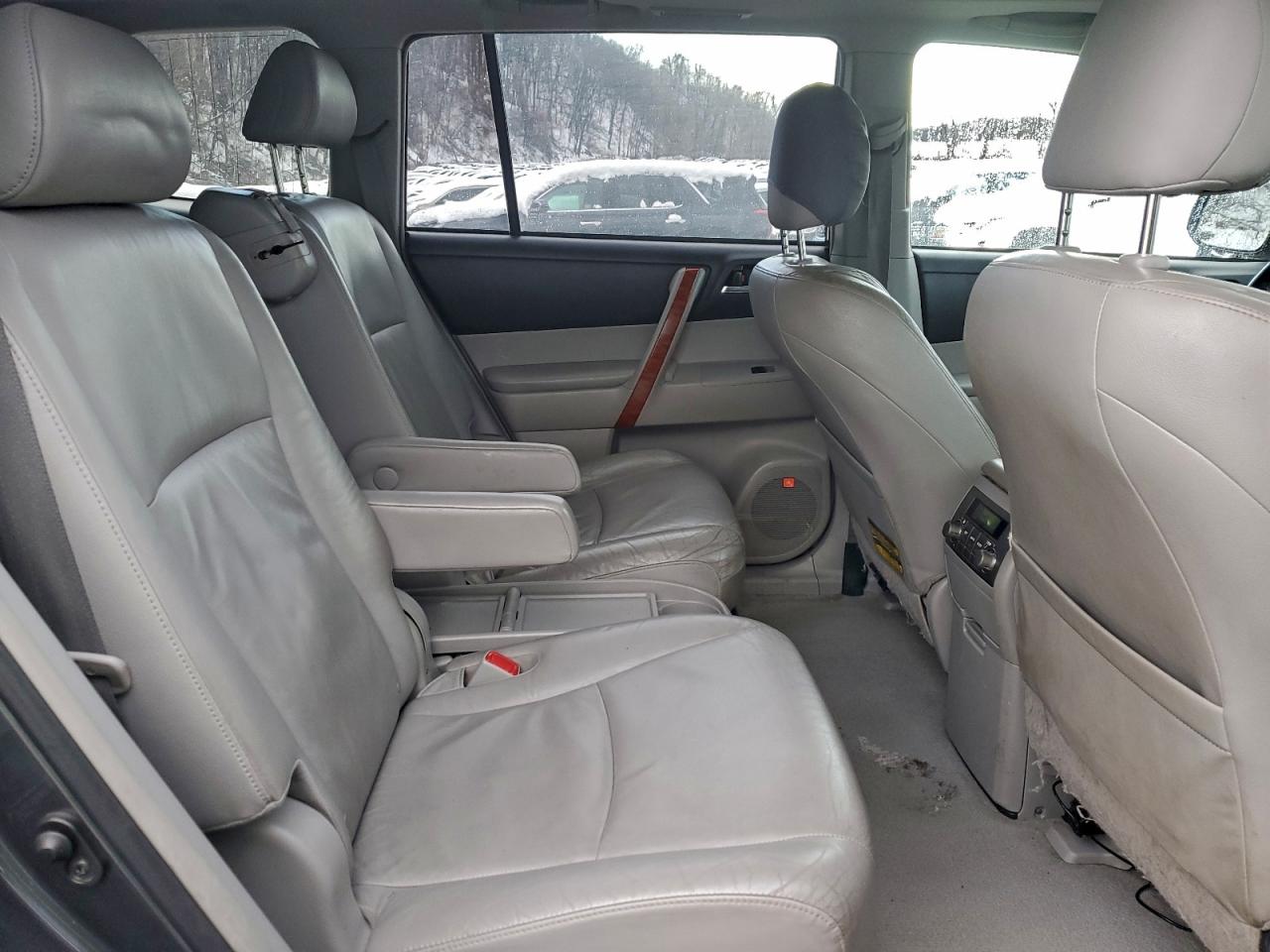 2010 TOYOTA HIGHLANDER LIMITED photo 11