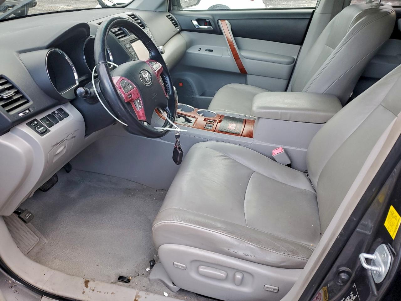 2010 TOYOTA HIGHLANDER LIMITED photo 7