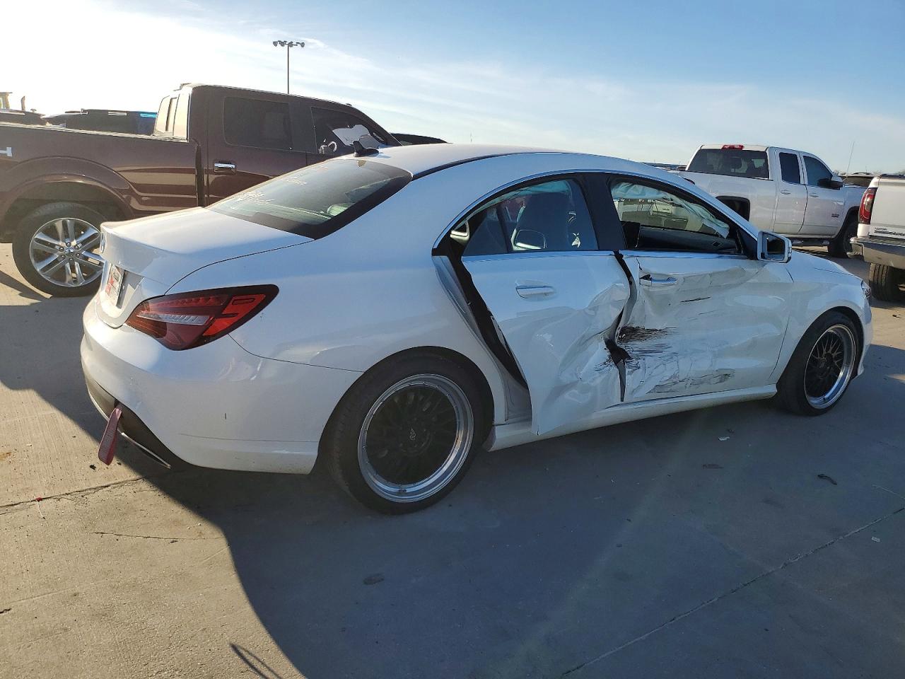 2018 MERCEDES-BENZ CLA 250 4MATIC photo 3