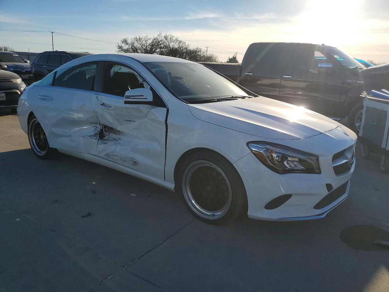 2018 MERCEDES-BENZ CLA 250 4MATIC photo 4