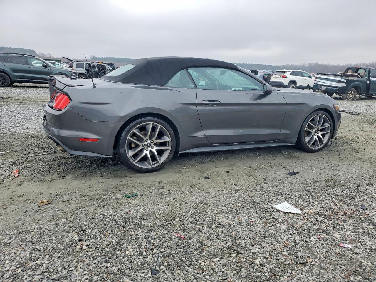 2015 FORD MUSTANG photo 5