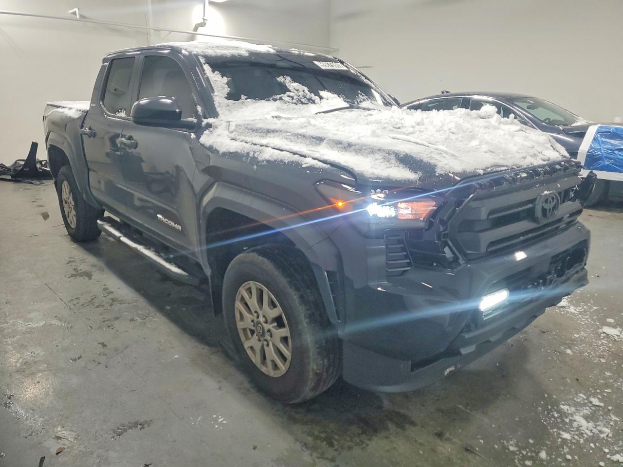 2024 TOYOTA TACOMA DOUBLE CAB photo 4