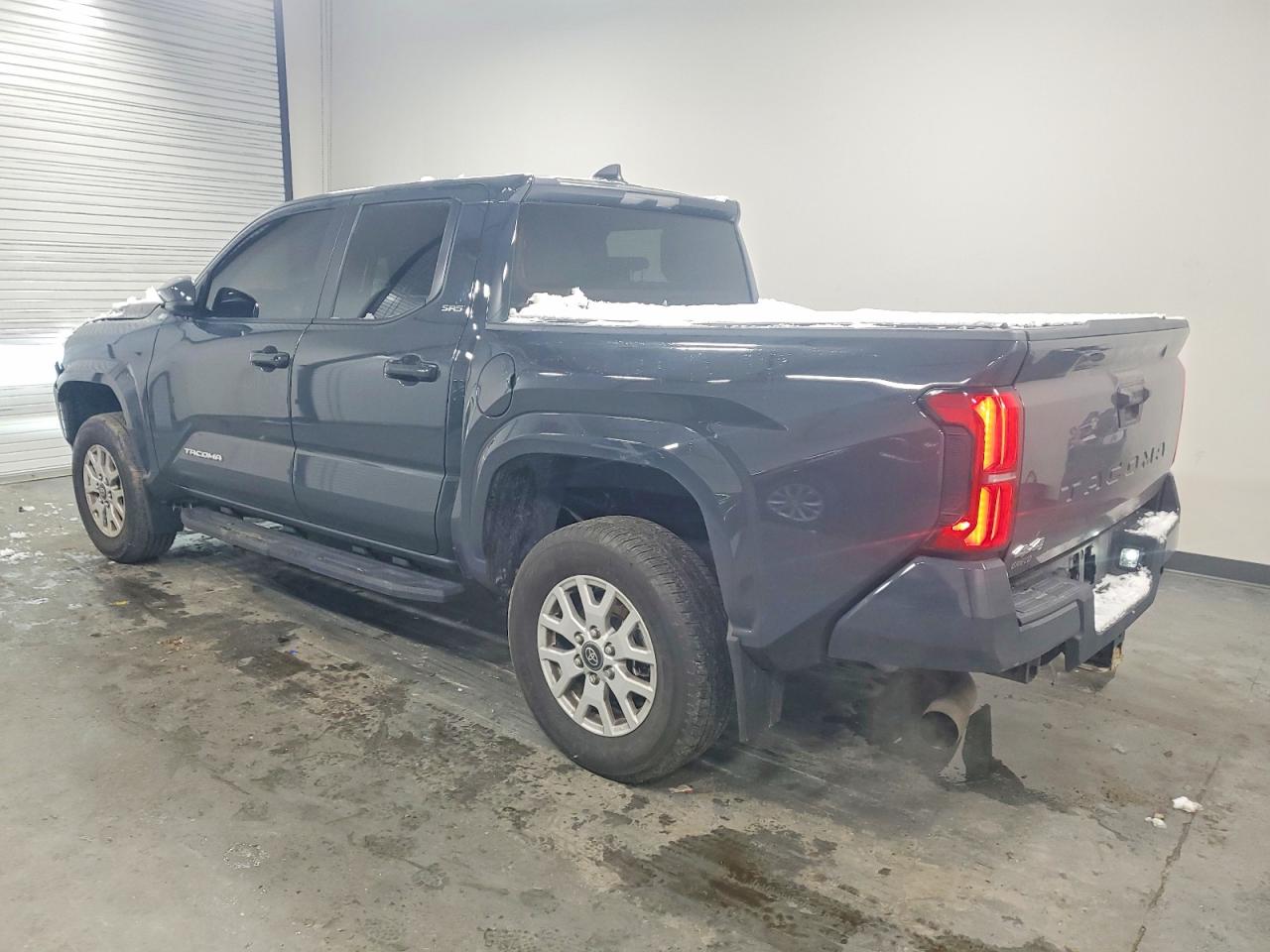 2024 TOYOTA TACOMA DOUBLE CAB photo 2