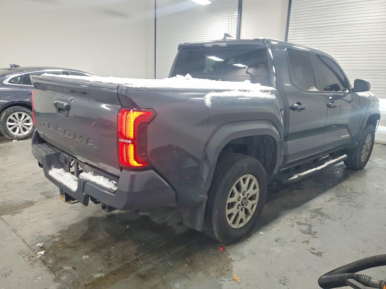 2024 TOYOTA TACOMA DOUBLE CAB photo 3