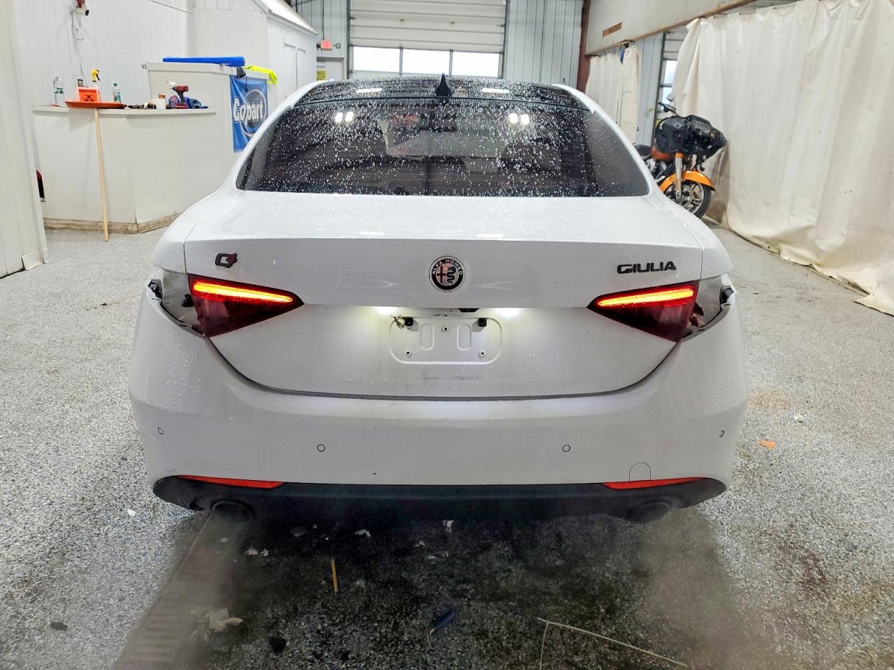 2020 ALFA ROMEO GIULIA TI photo 11