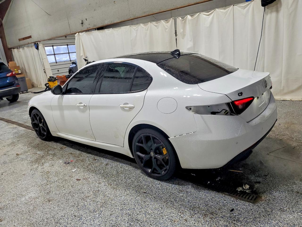 2020 ALFA ROMEO GIULIA TI photo 3