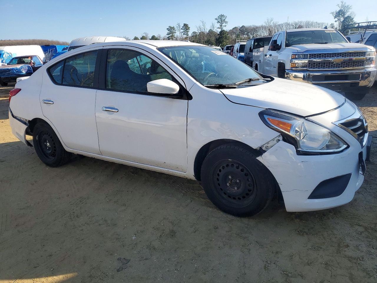 2019 NISSAN VERSA SV photo 4