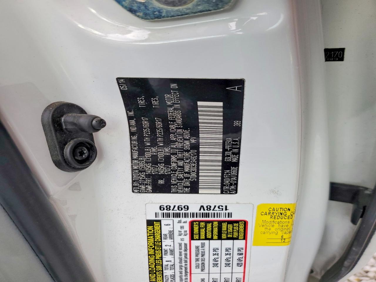 2014 TOYOTA SIENNA LE photo 13