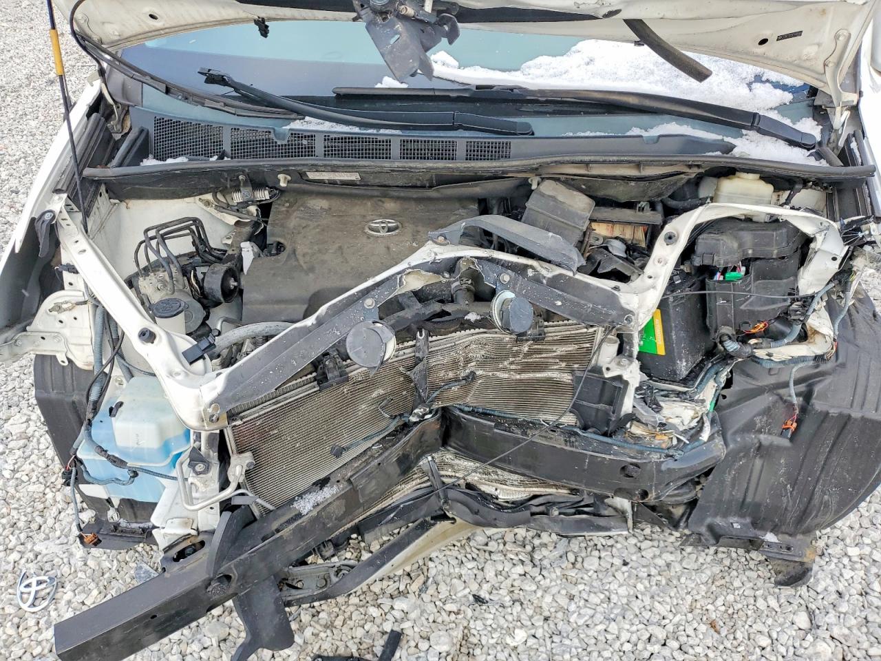 2014 TOYOTA SIENNA LE photo 12