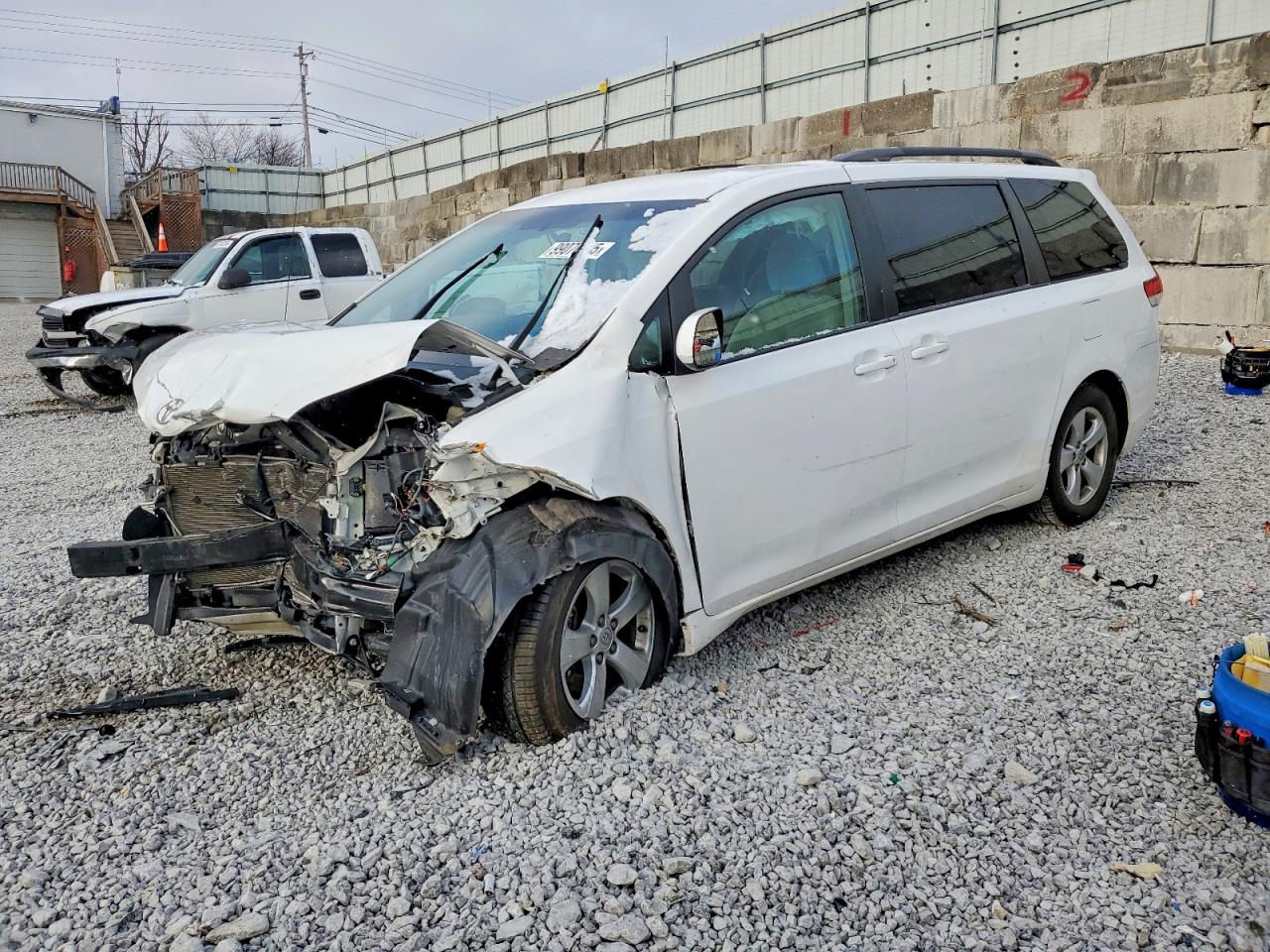 2014 TOYOTA SIENNA