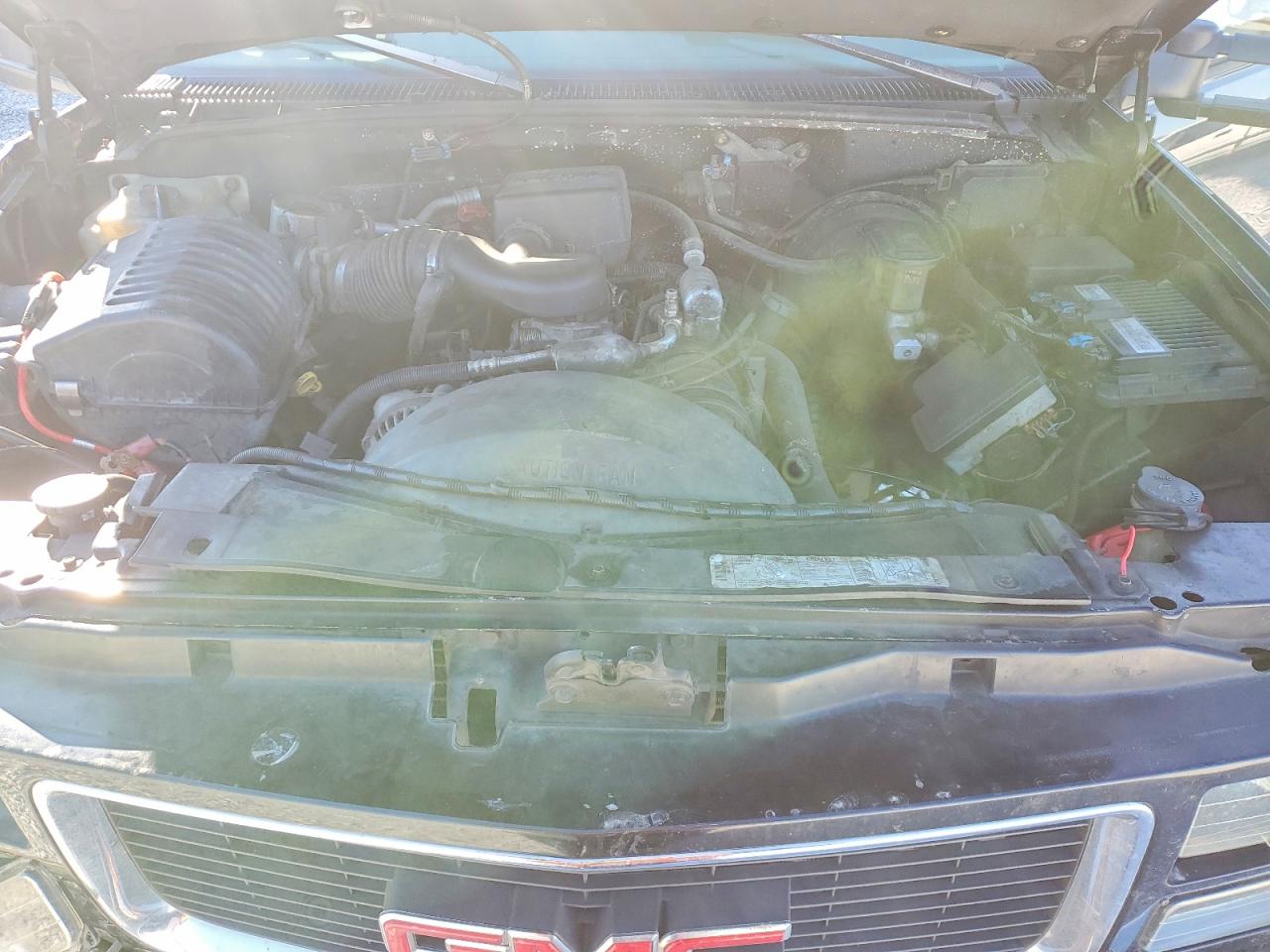 1997 GMC SUBURBAN K1500 photo 21