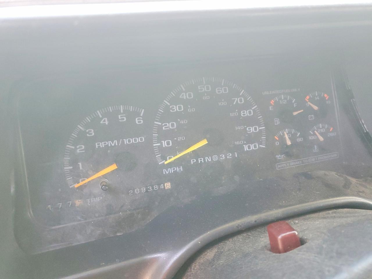 1997 GMC SUBURBAN K1500 photo 17