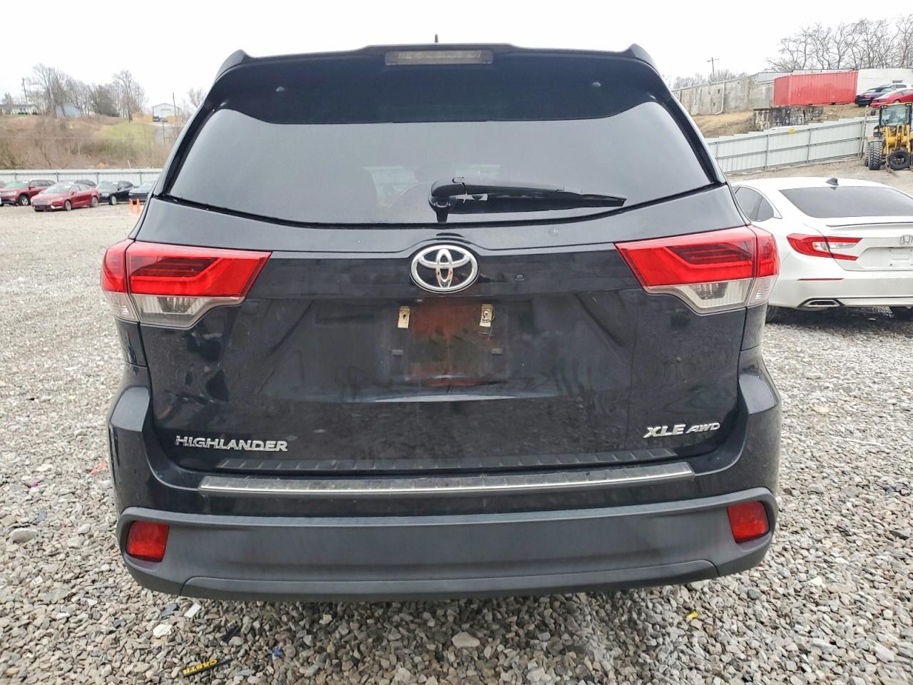 2019 TOYOTA HIGHLANDER SE photo 6