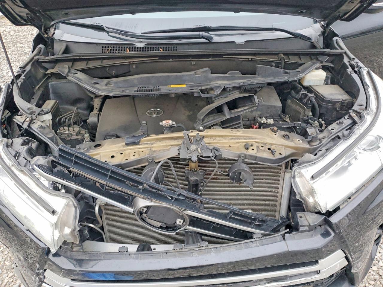 2019 TOYOTA HIGHLANDER SE photo 12