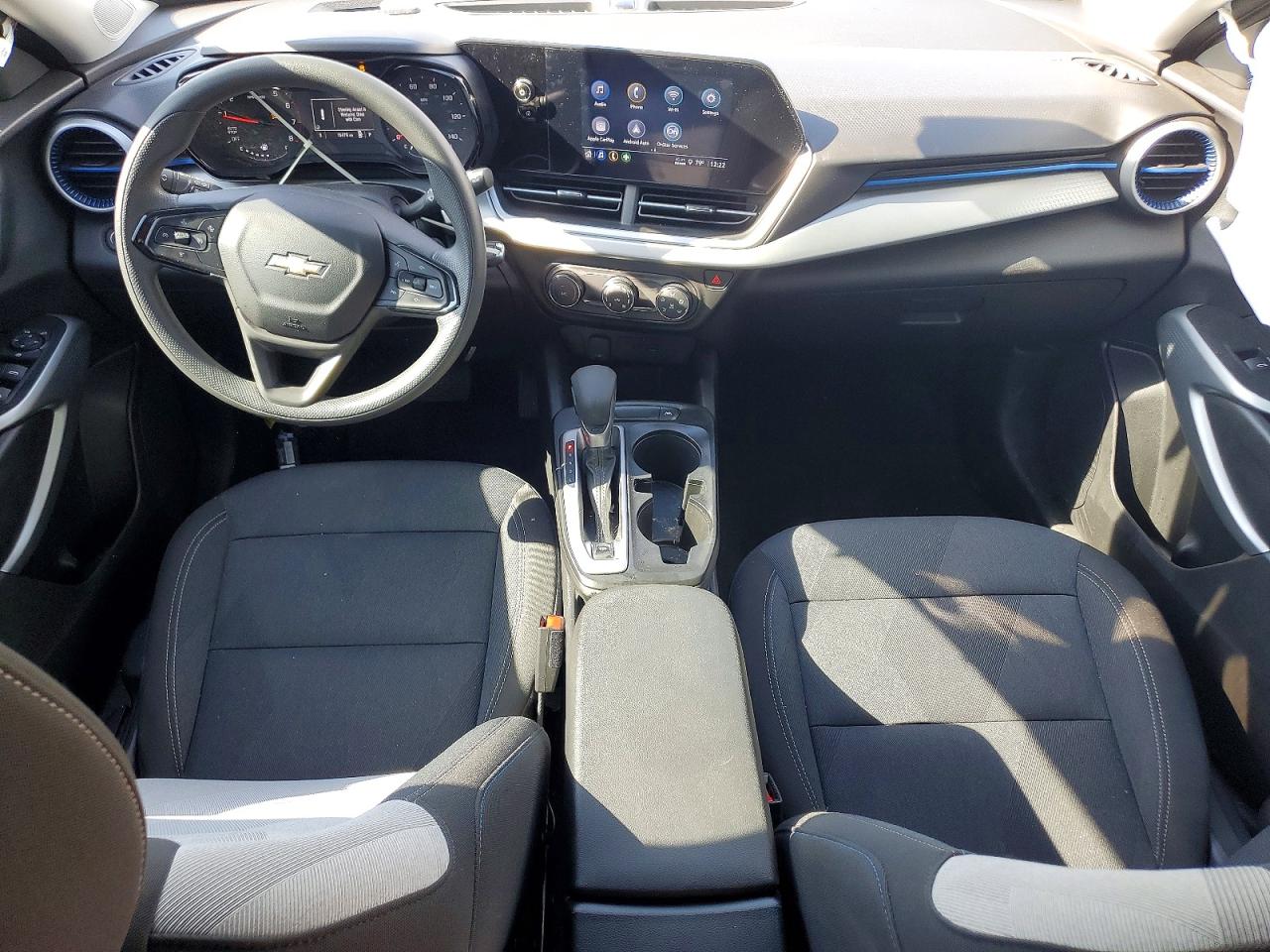 2025 CHEVROLET TRAX LS photo 15