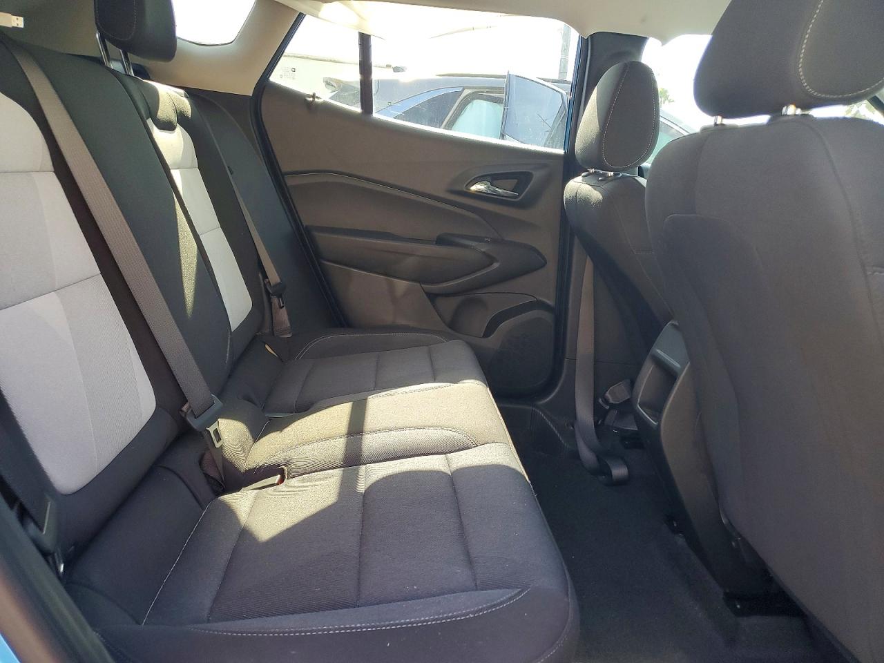 2025 CHEVROLET TRAX LS photo 21