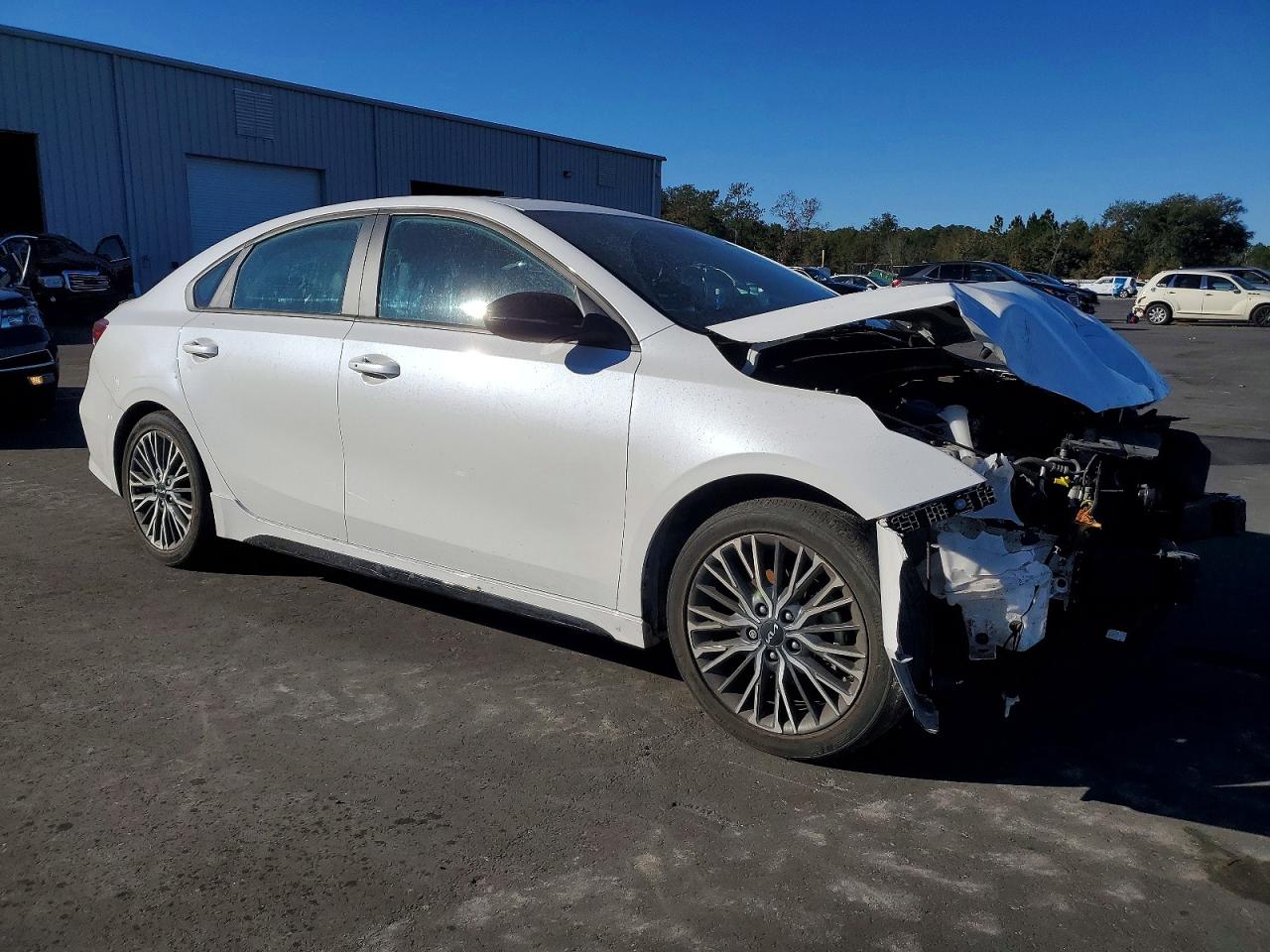 2023 KIA FORTE GT LINE photo 4