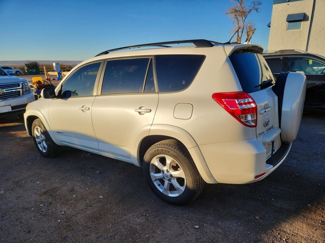 2009 TOYOTA RAV4 LIMITED photo 2
