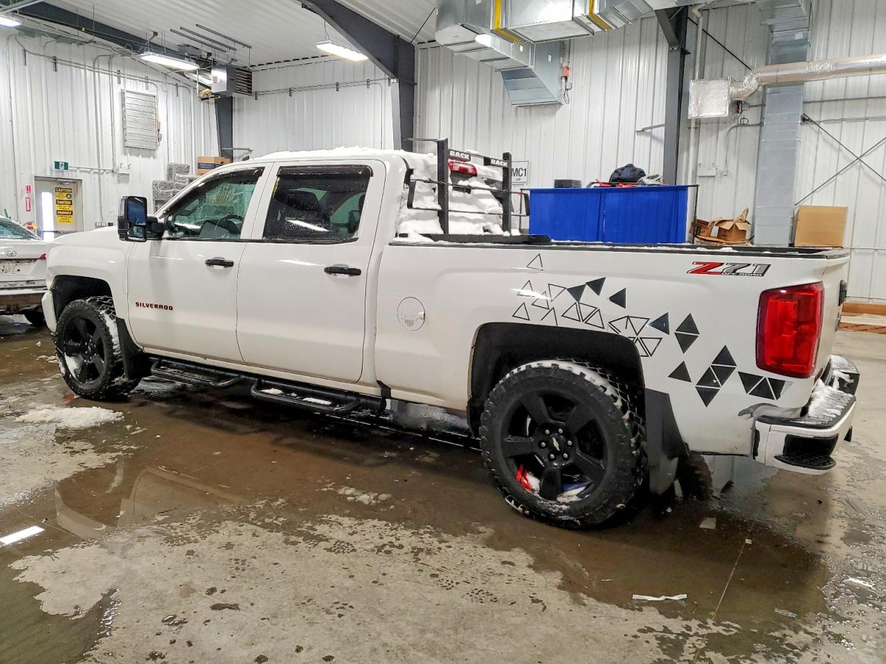 2018 CHEVROLET SILVERADO K1500 LTZ photo 2