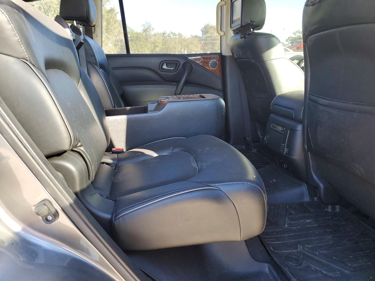 2019 INFINITI QX80 LUXE photo 11