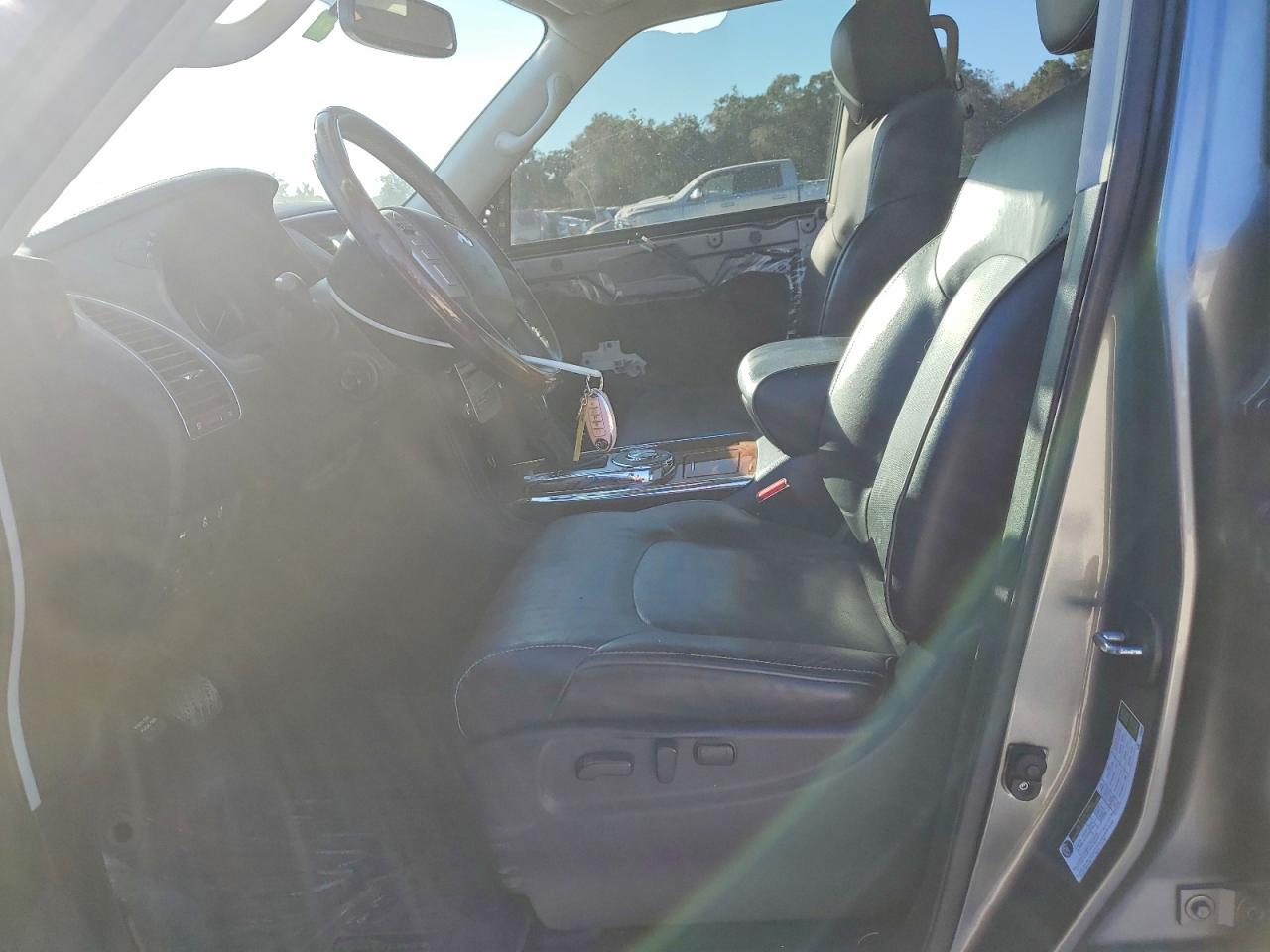 2019 INFINITI QX80 LUXE photo 7