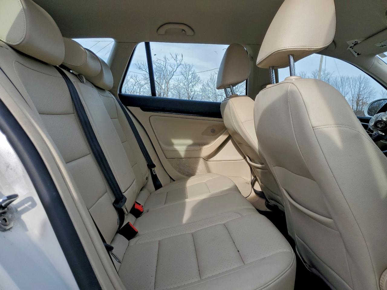 2014 VOLKSWAGEN JETTA TDI photo 10
