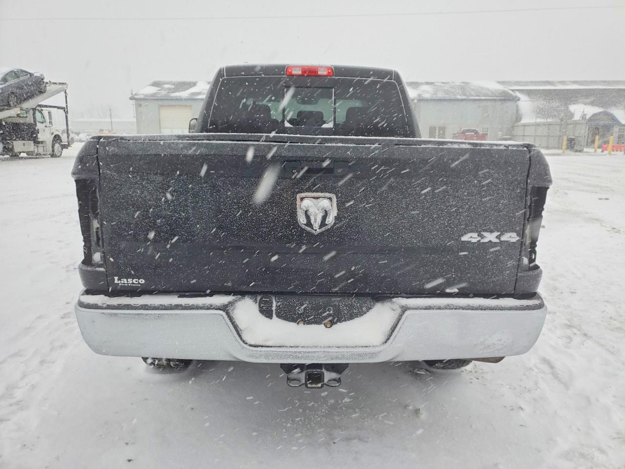 2016 RAM 1500 SLT photo 6