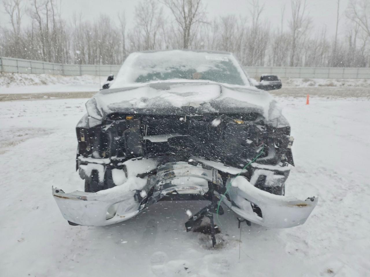 2016 RAM 1500 SLT photo 5
