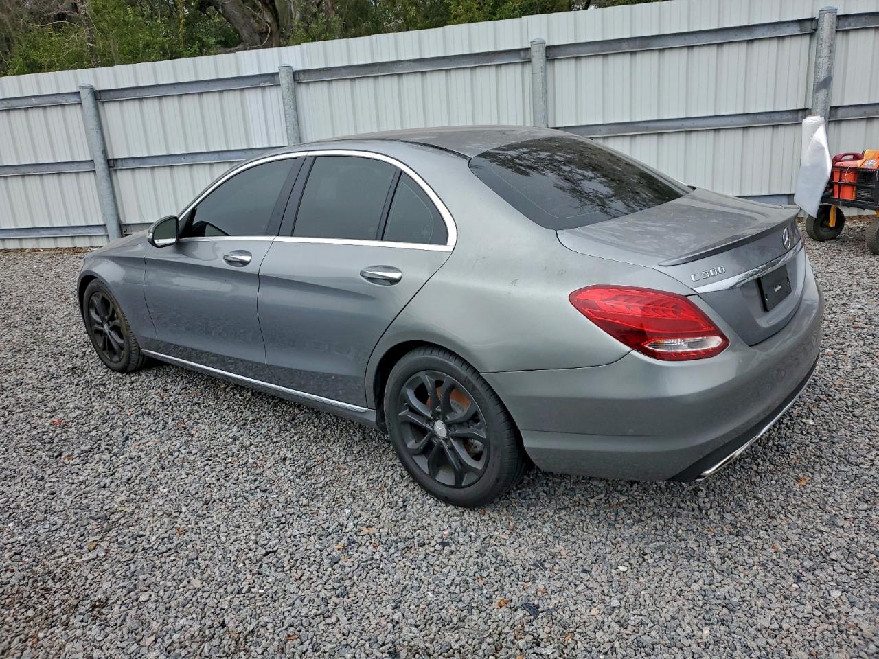 2015 MERCEDES-BENZ C 300 photo 3