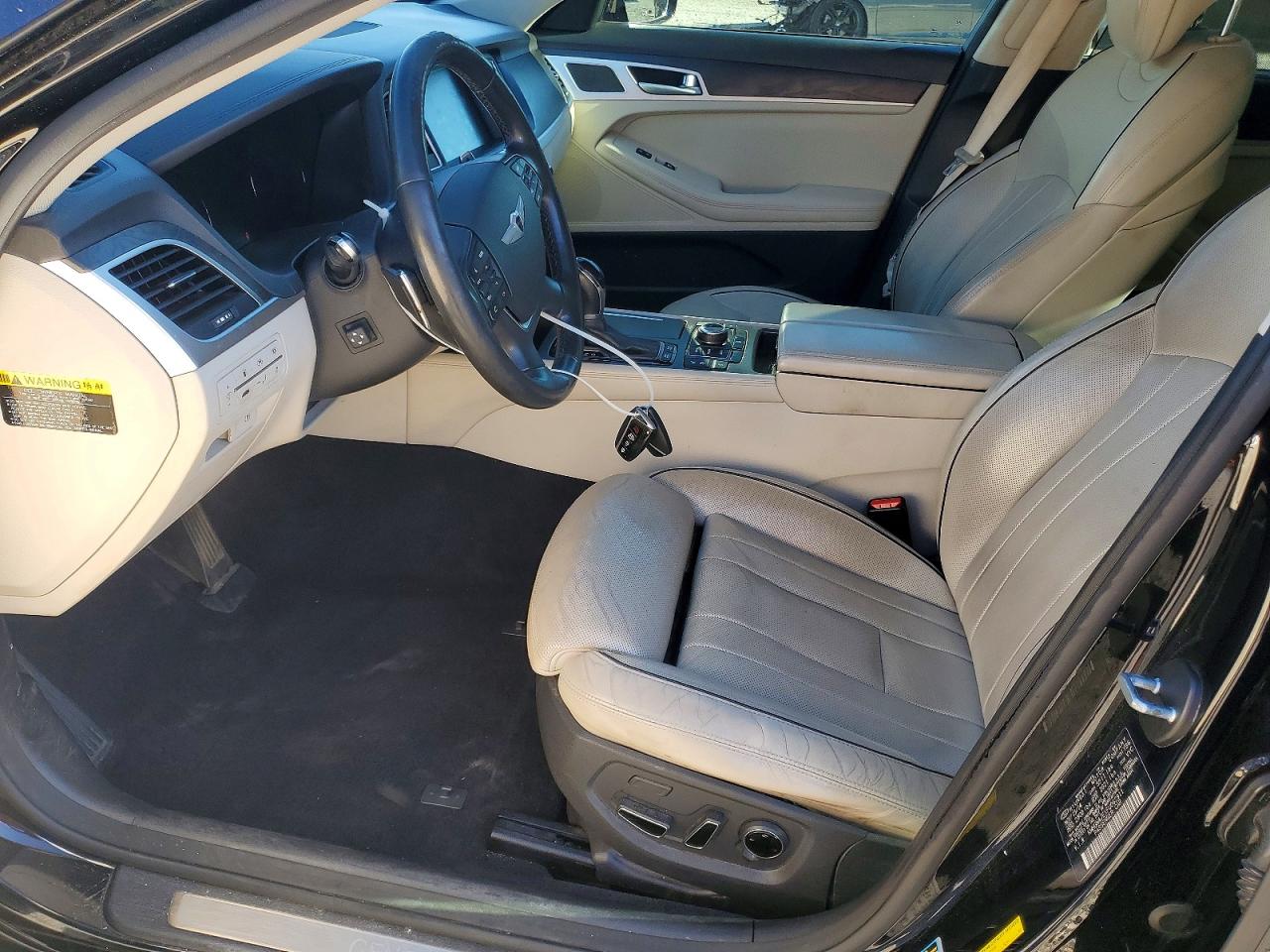 2015 HYUNDAI GENESIS 3.8L photo 13