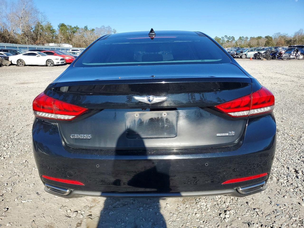 2015 HYUNDAI GENESIS 3.8L photo 11