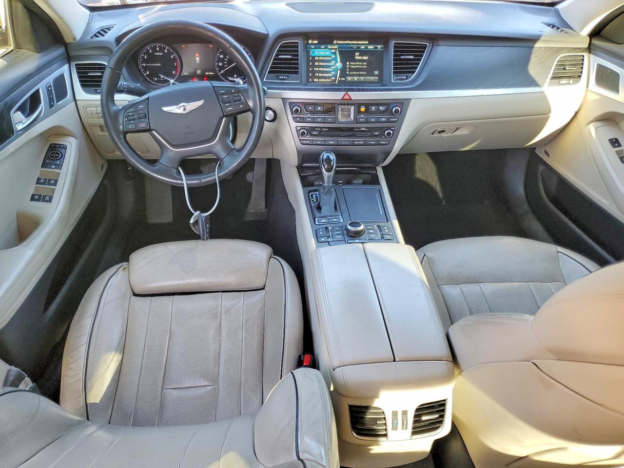 2015 HYUNDAI GENESIS 3.8L photo 15
