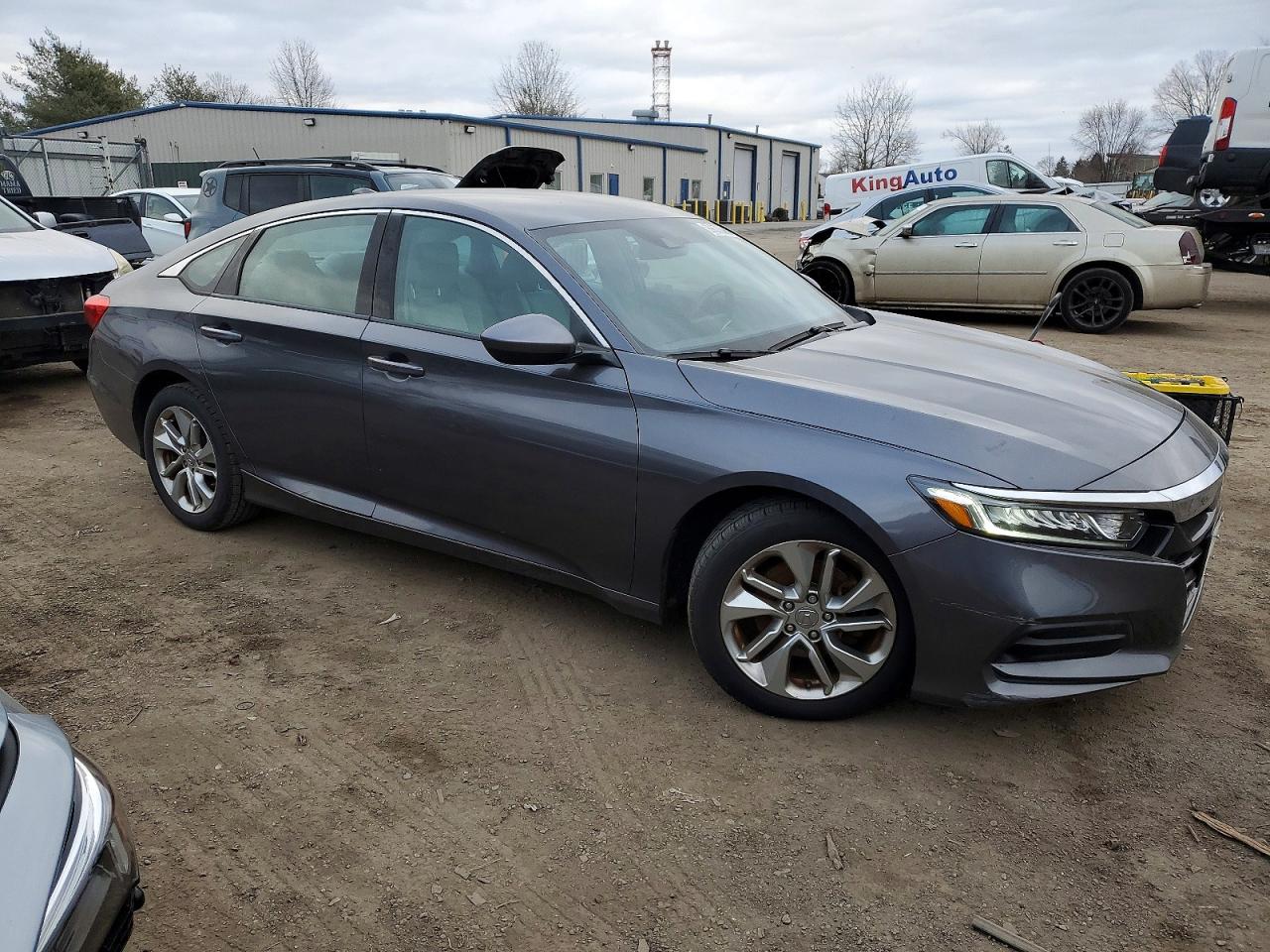 2018 HONDA ACCORD LX photo 4