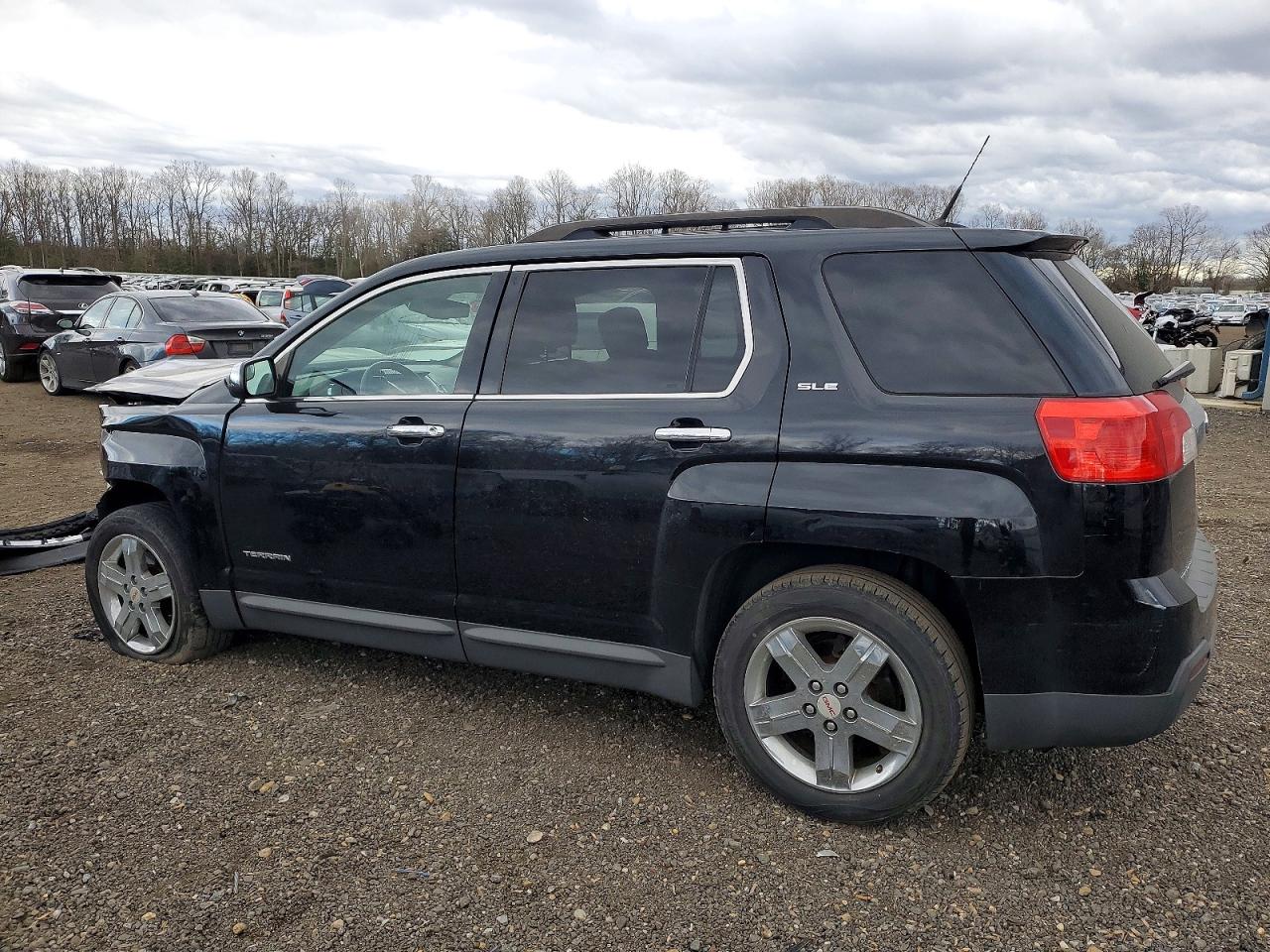 2012 GMC TERRAIN SLE photo 4