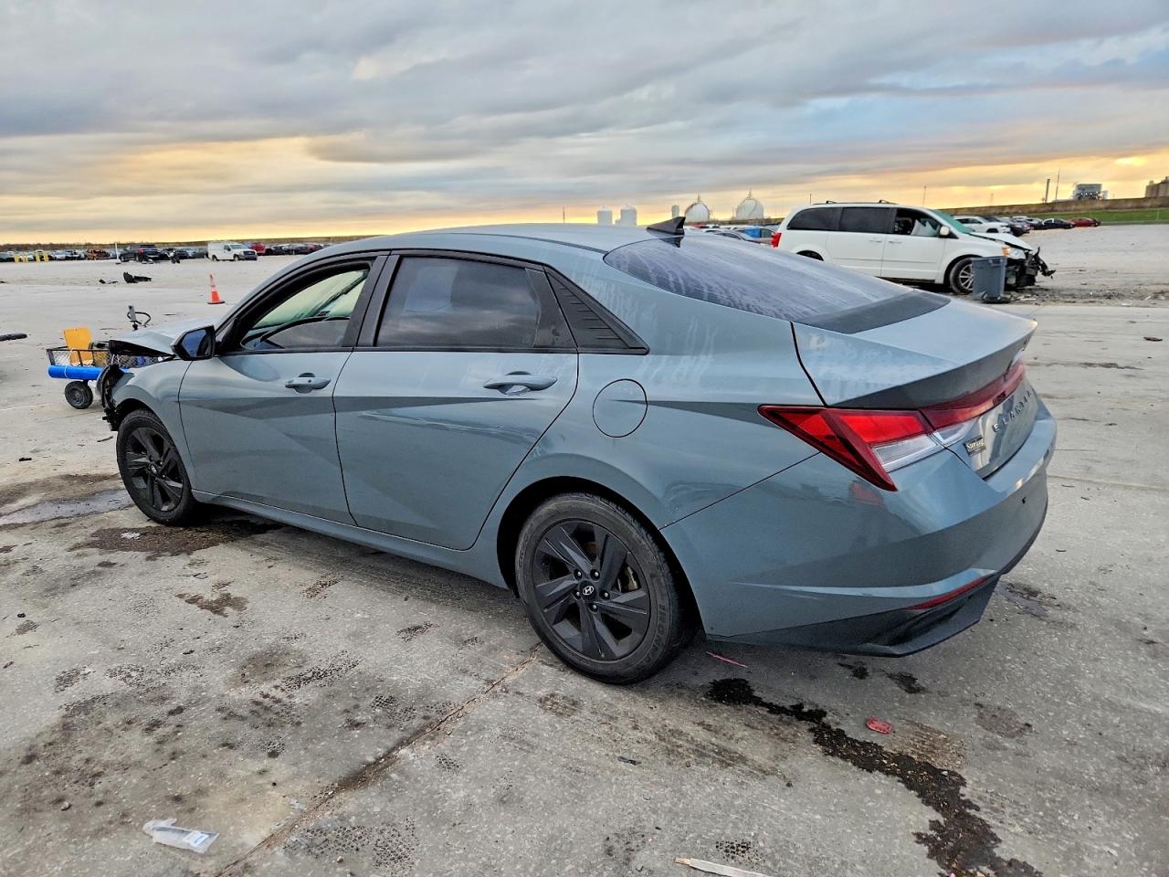 2021 HYUNDAI ELANTRA SEL photo 2