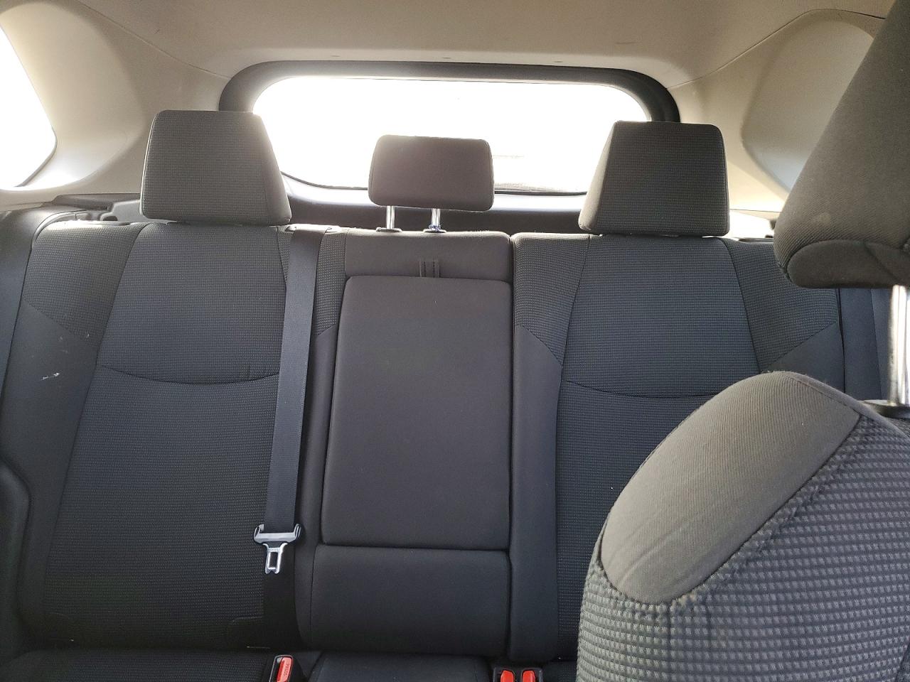 2021 TOYOTA RAV4 LE photo 10