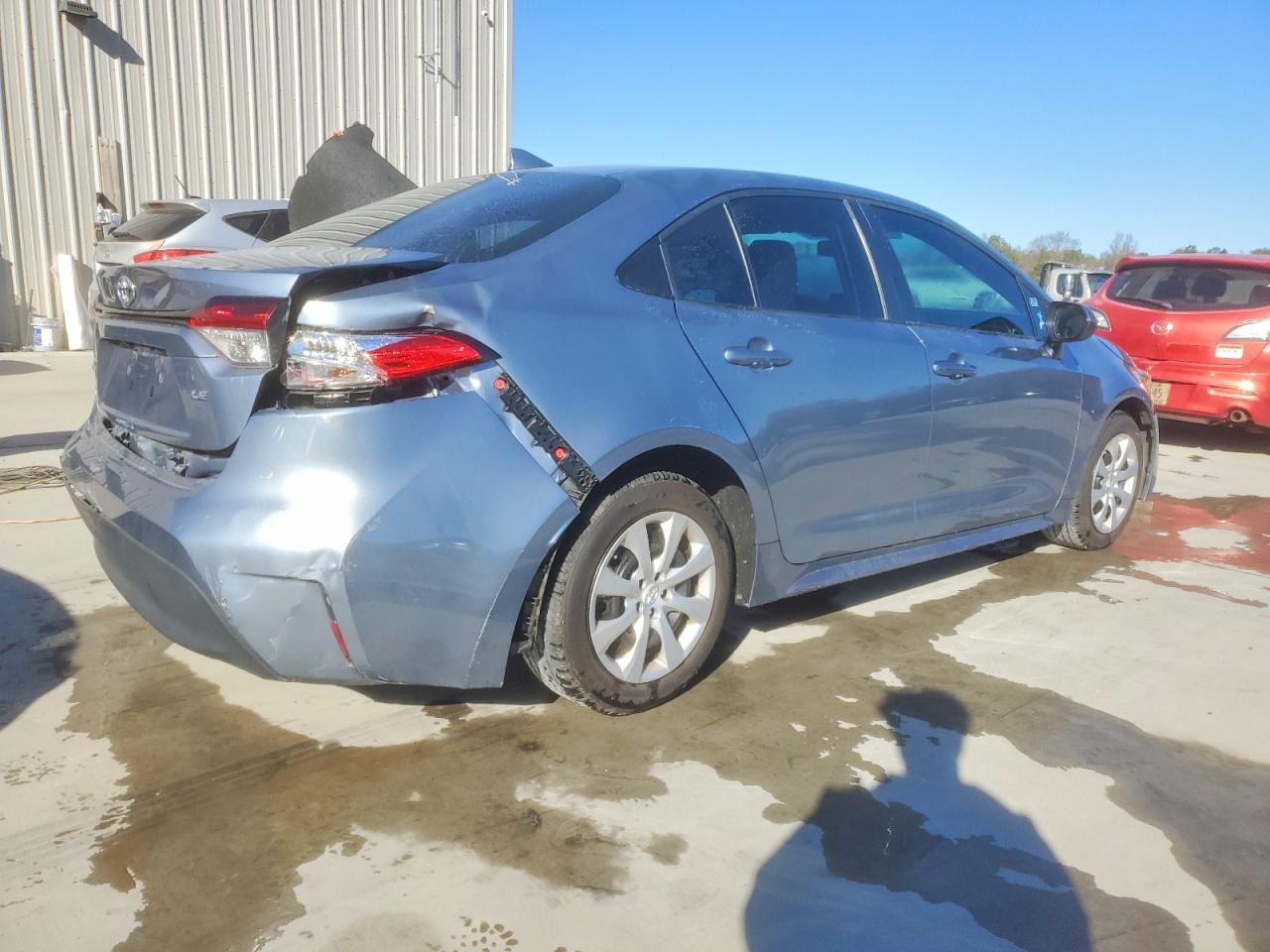 2024 TOYOTA COROLLA LE photo 3