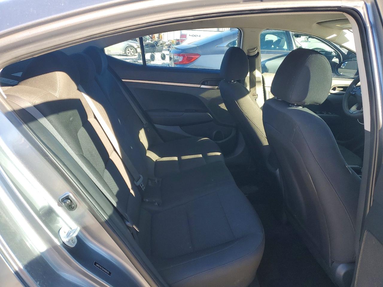 2019 HYUNDAI ELANTRA SE photo 19