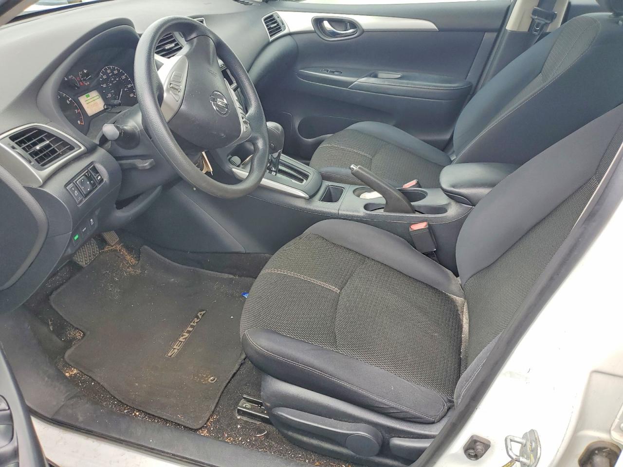 2016 NISSAN SENTRA S photo 13
