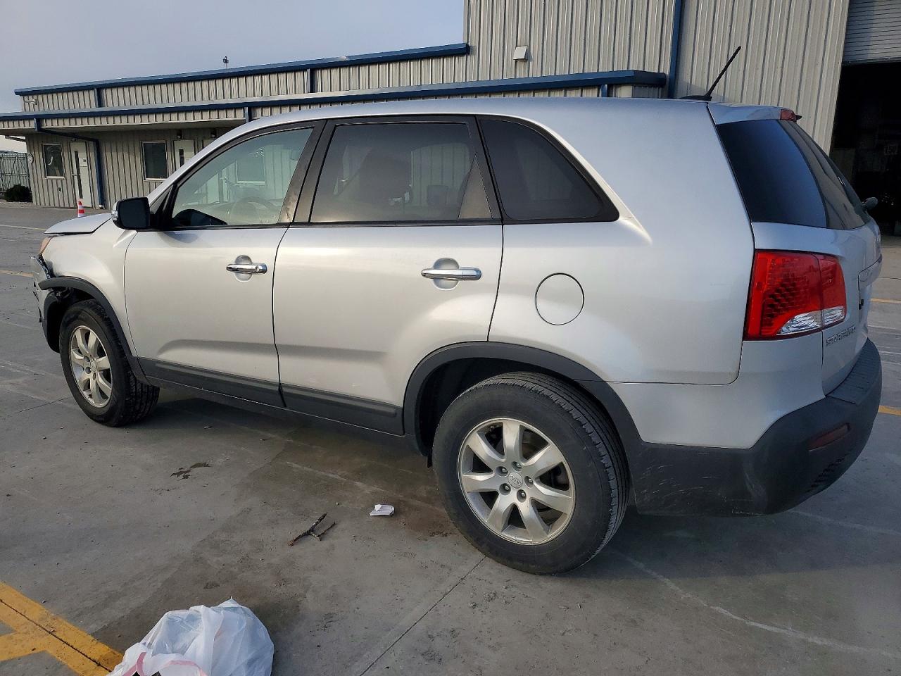 2012 KIA SORENTO BASE photo 2