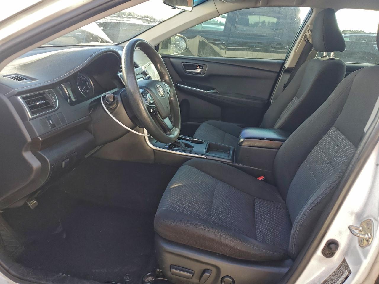 2017 TOYOTA CAMRY LE photo 7