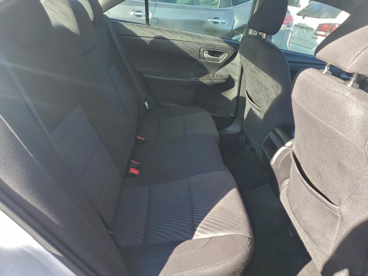 2017 TOYOTA CAMRY LE photo 10