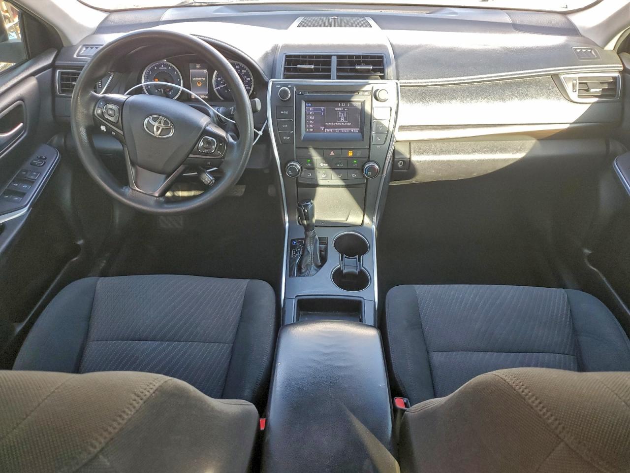 2017 TOYOTA CAMRY LE photo 8
