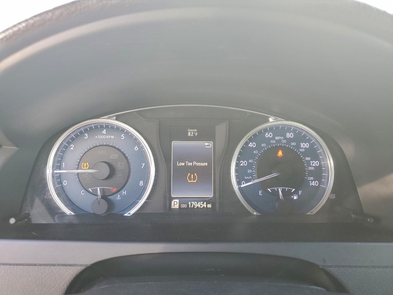 2017 TOYOTA CAMRY LE photo 9