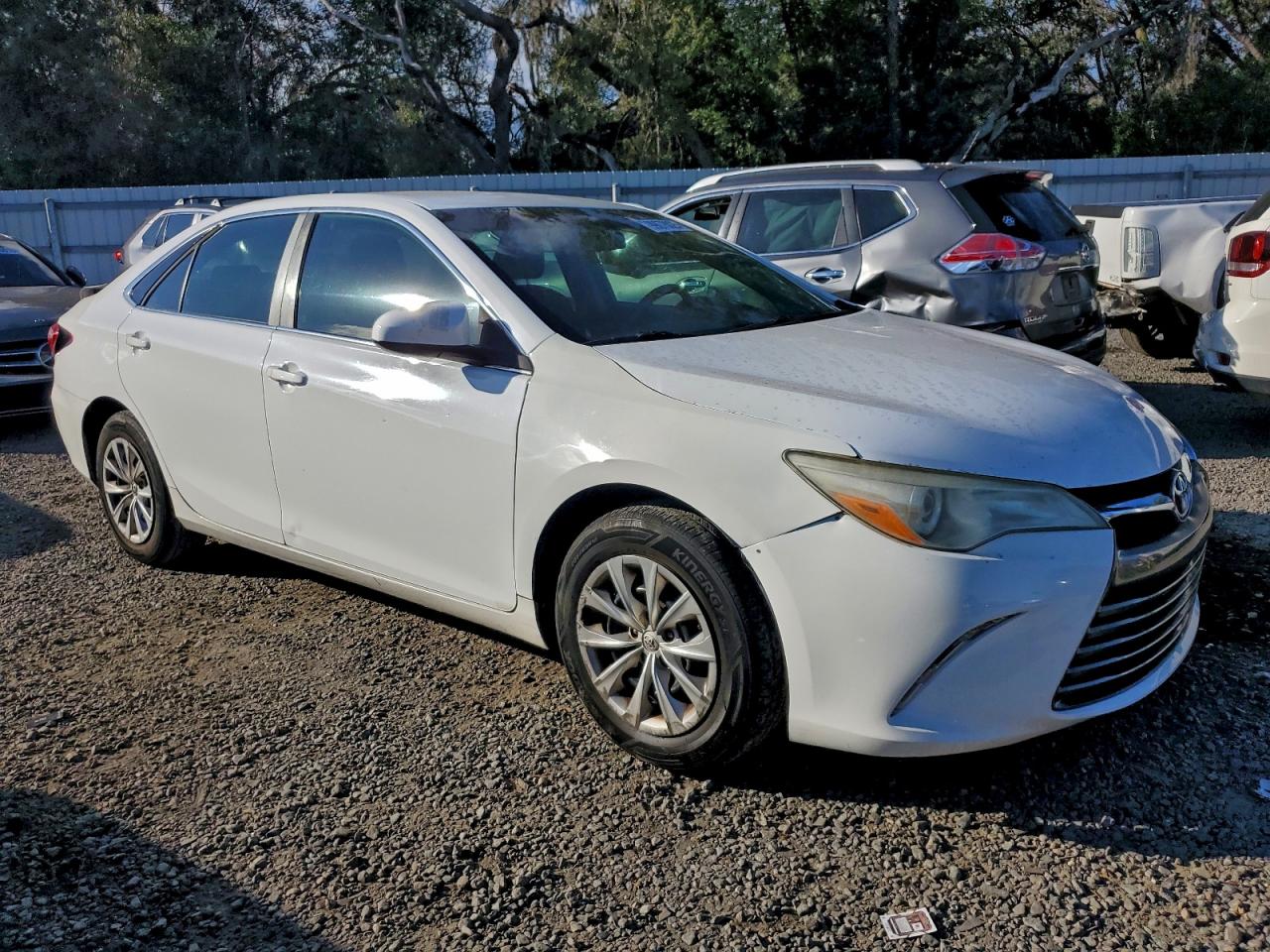 2017 TOYOTA CAMRY LE photo 4