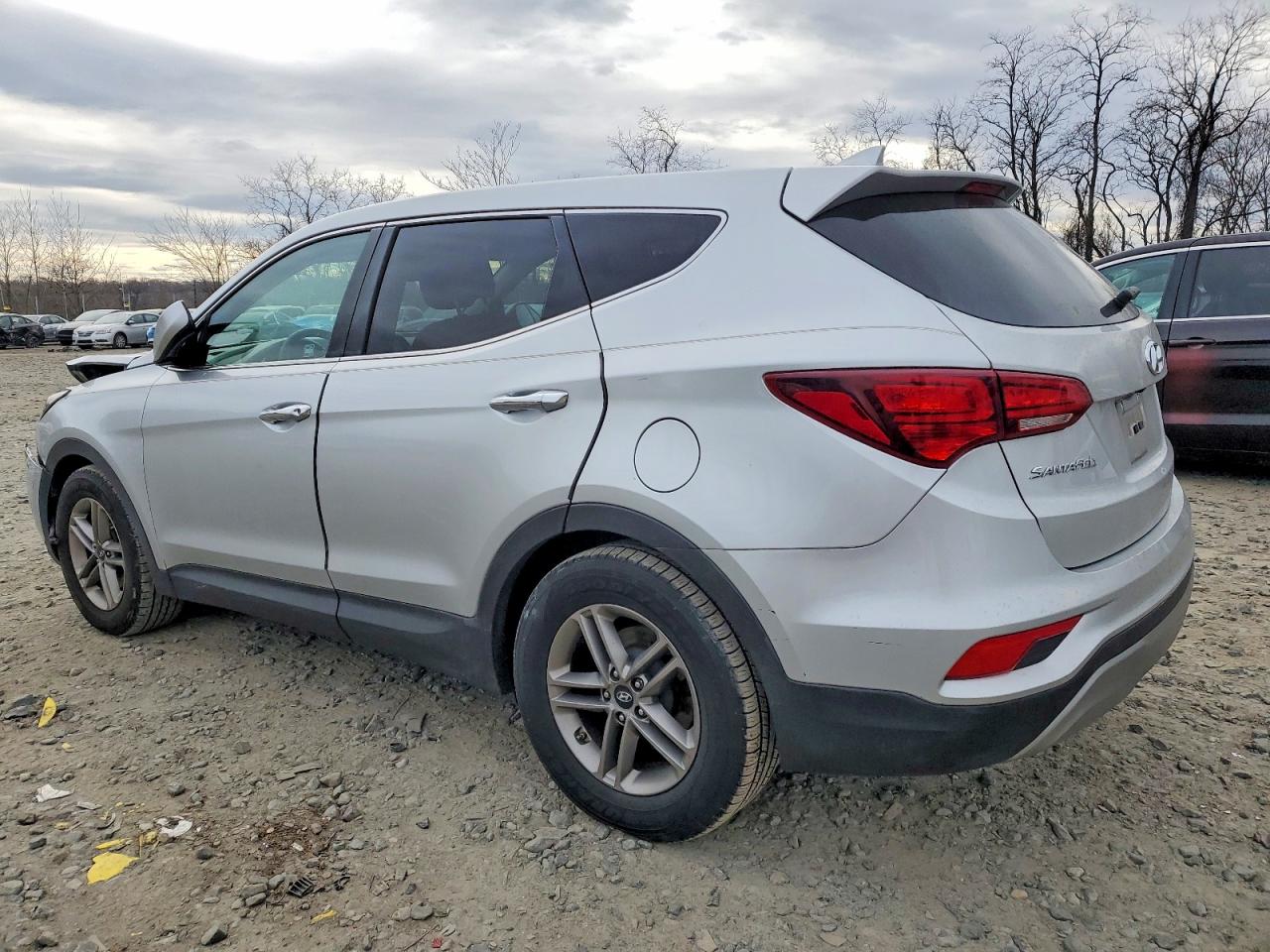 2017 HYUNDAI SANTA FE SPORT photo 2
