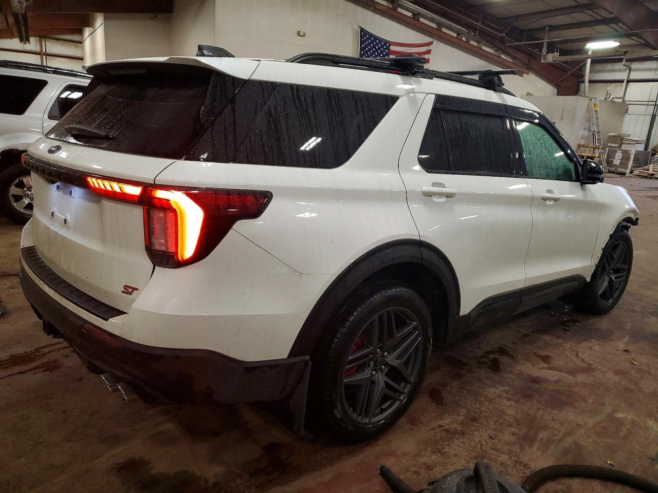 2025 FORD EXPLORER ST photo 3