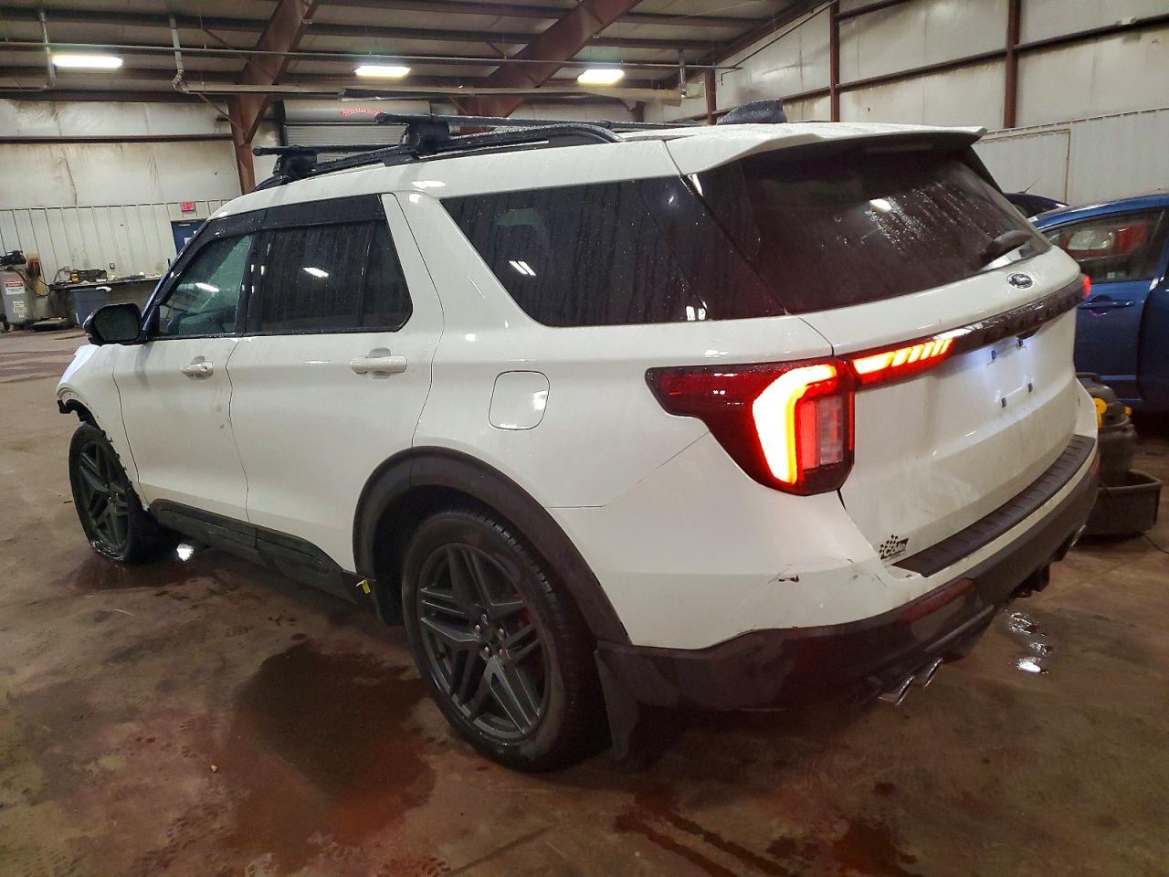 2025 FORD EXPLORER ST photo 2
