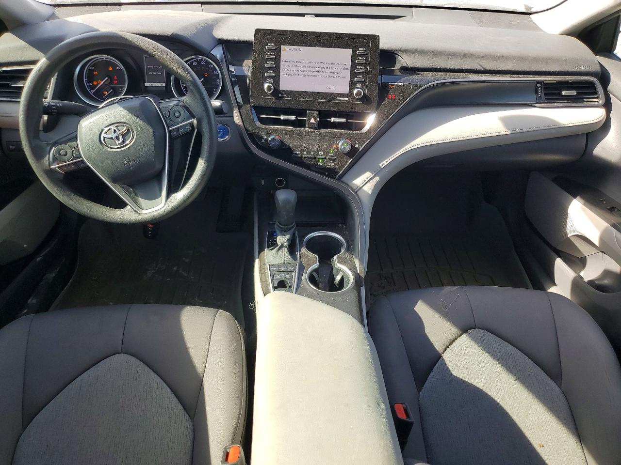 2022 TOYOTA CAMRY LE photo 8